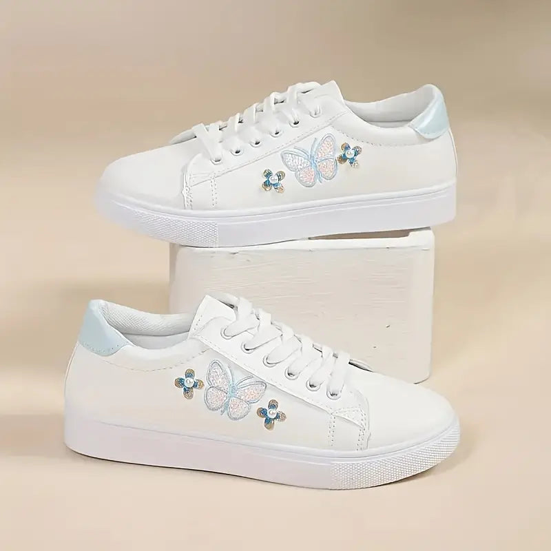 MADY™ – SNEAKERSY Z MOTYWEM MOTYLA: LEKKOŚĆ I STYL